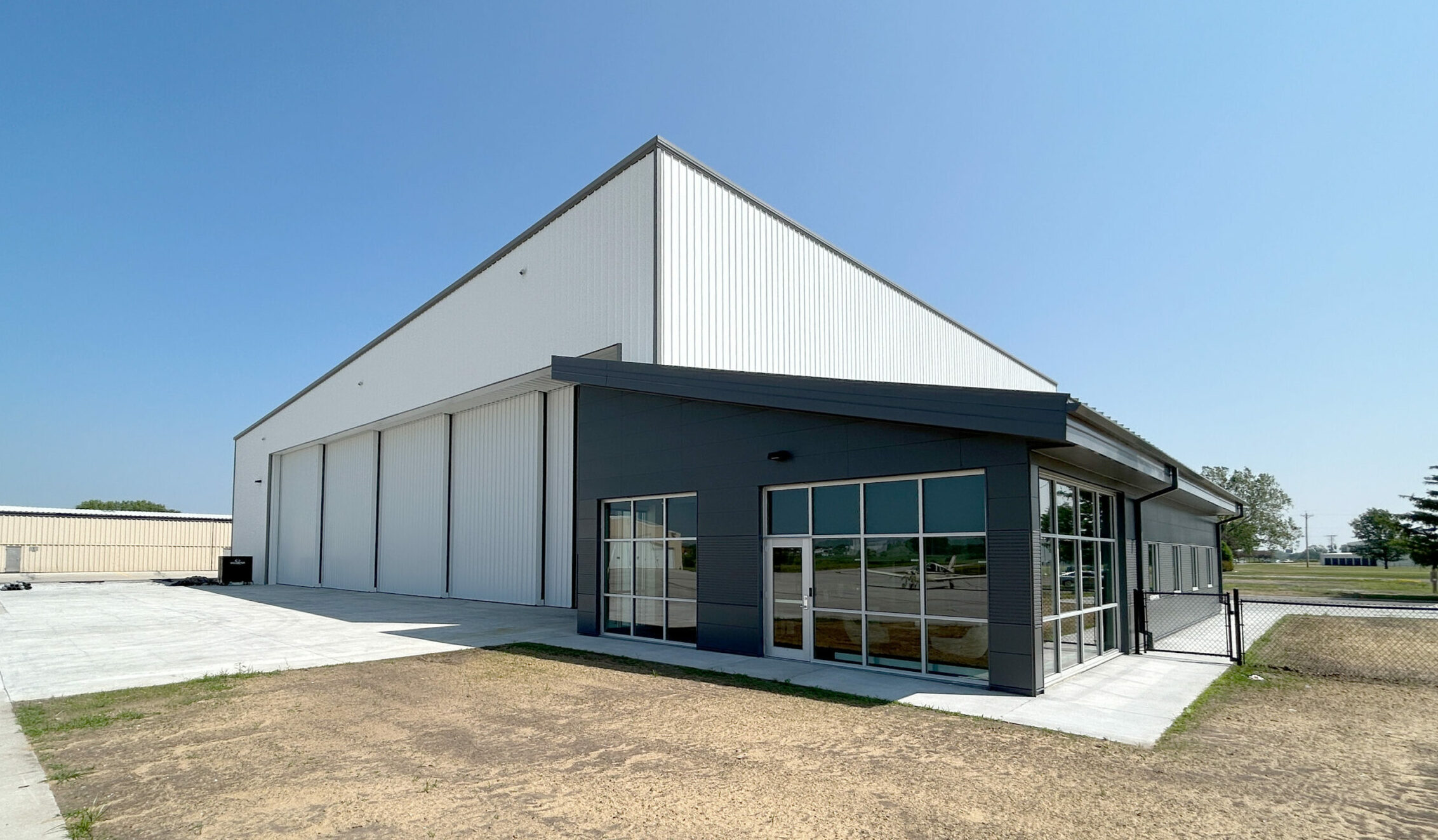 New Hangar Completed at Ames Airport for Summit Agricultural Group